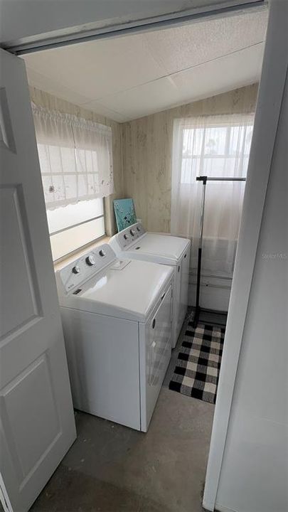 For Sale: $144,500 (1 beds, 1 baths, 862 Square Feet)
