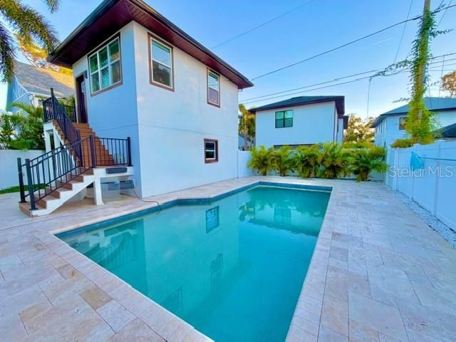 For Sale: $1,675,000 (4 beds, 3 baths, 2607 Square Feet)