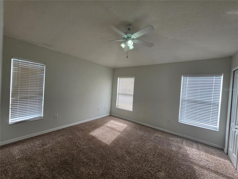 For Rent: $1,950 (4 beds, 2 baths, 1576 Square Feet)