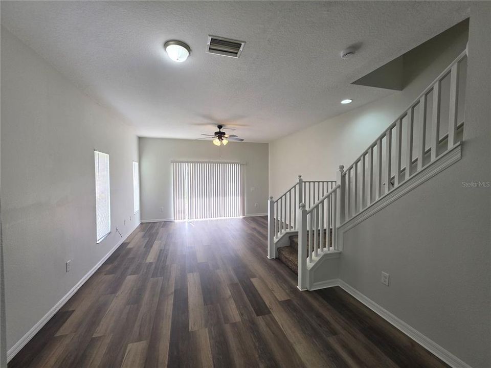 For Rent: $1,950 (4 beds, 2 baths, 1576 Square Feet)