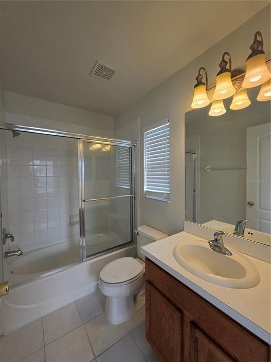 For Rent: $1,950 (4 beds, 2 baths, 1576 Square Feet)
