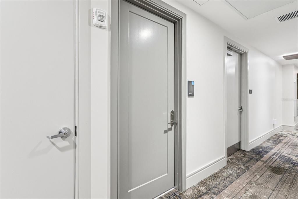 На продажу: $1,295,000 (2 спален, 2 ванн, 1402 Квадратных фут)