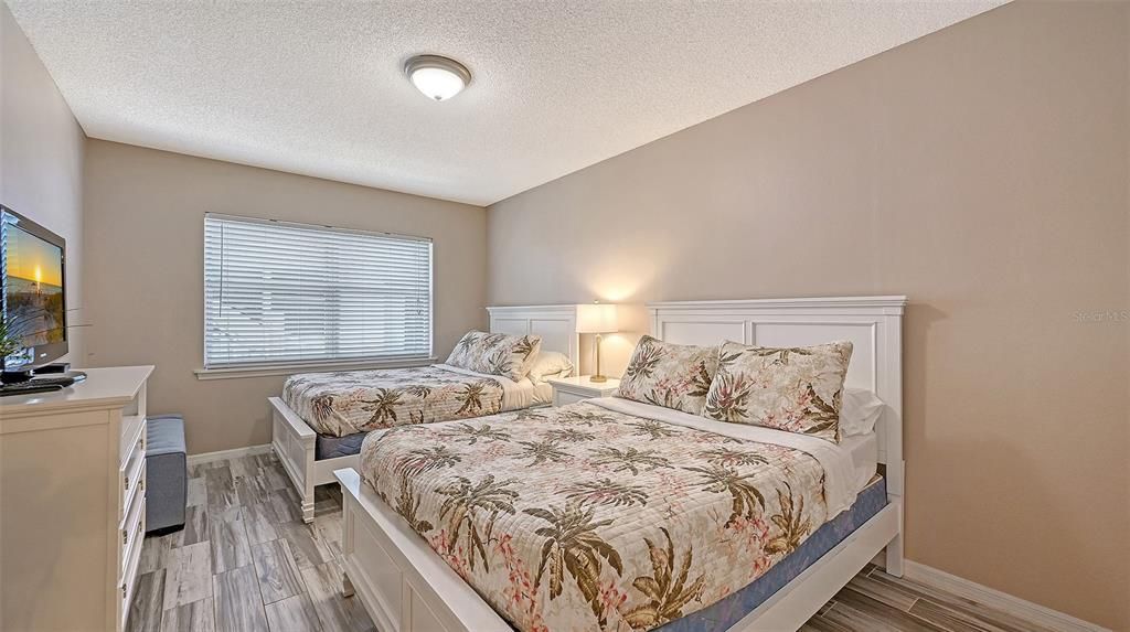 For Sale: $699,000 (2 beds, 2 baths, 1280 Square Feet)