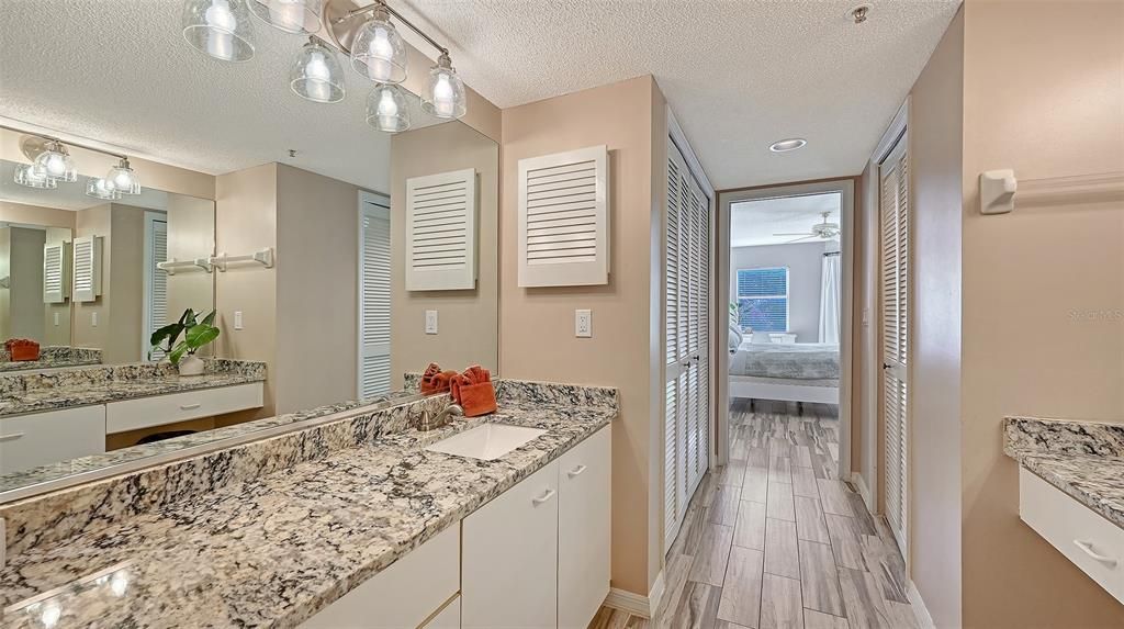 For Sale: $699,000 (2 beds, 2 baths, 1280 Square Feet)