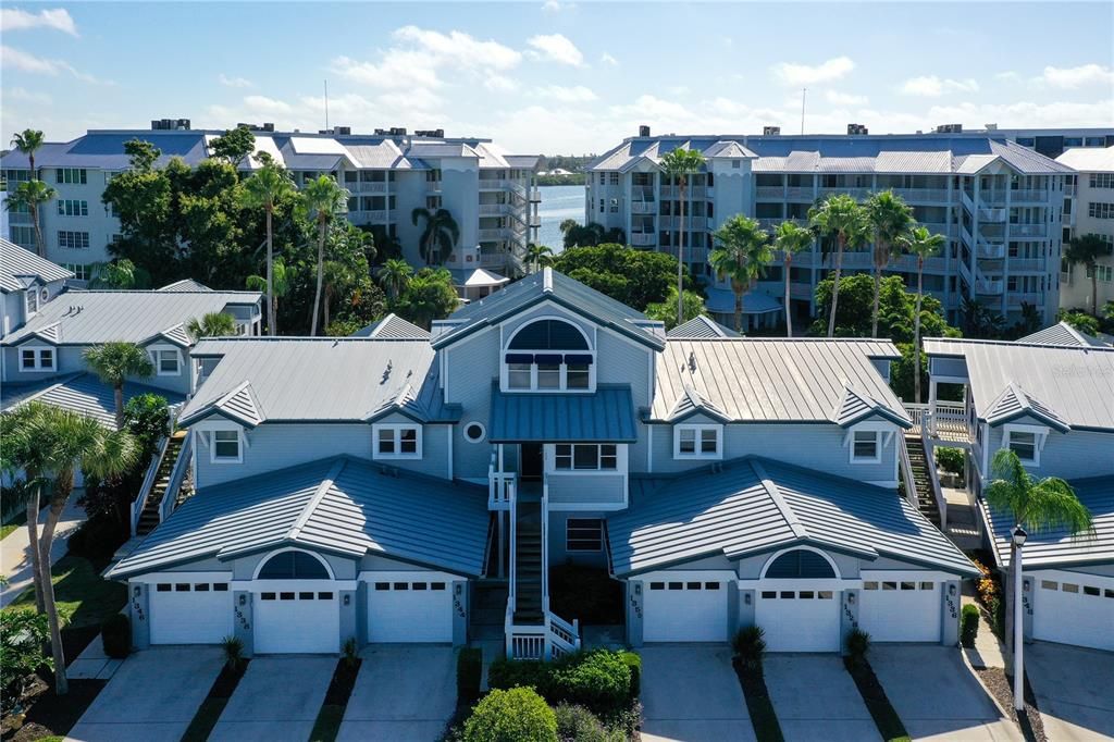 For Sale: $699,000 (2 beds, 2 baths, 1280 Square Feet)