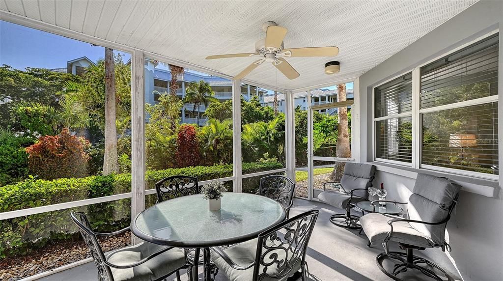 For Sale: $699,000 (2 beds, 2 baths, 1280 Square Feet)