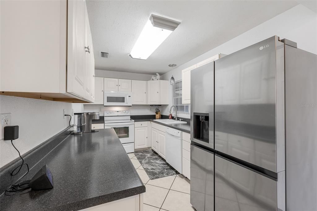 For Sale: $475,000 (3 beds, 2 baths, 1759 Square Feet)