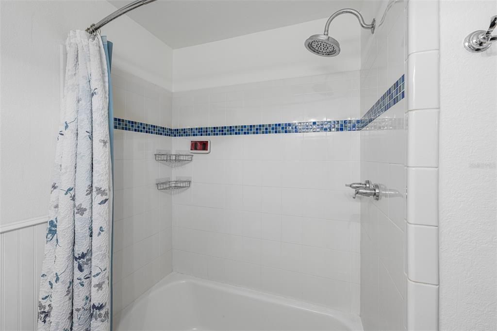 For Sale: $475,000 (3 beds, 2 baths, 1759 Square Feet)