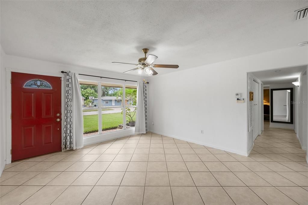 For Sale: $475,000 (3 beds, 2 baths, 1759 Square Feet)