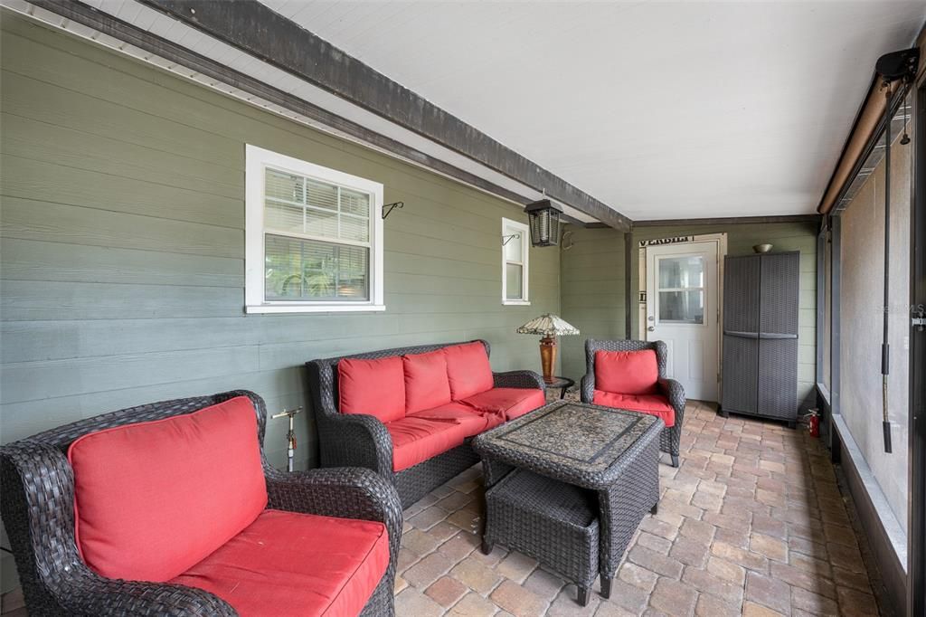 For Sale: $475,000 (3 beds, 2 baths, 1759 Square Feet)