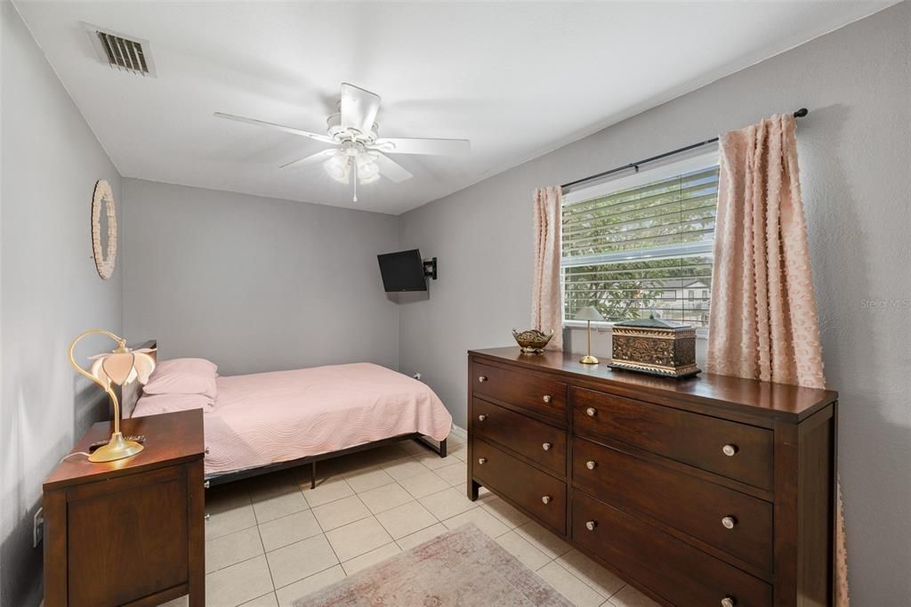 For Sale: $475,000 (3 beds, 2 baths, 1759 Square Feet)