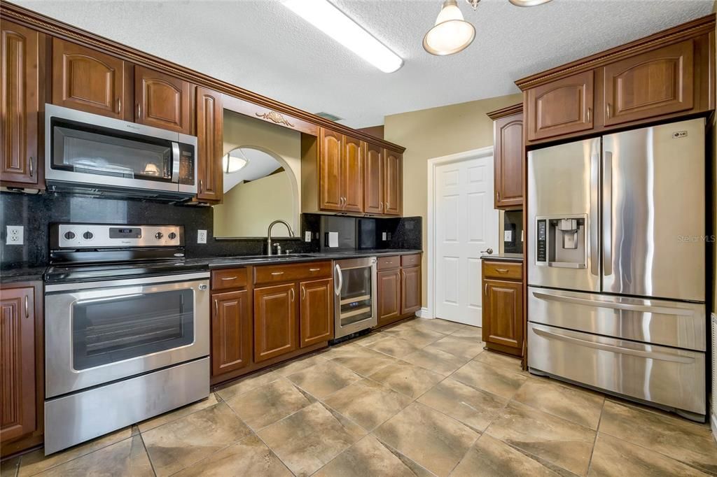 В аренду: $2,095 (3 спален, 2 ванн, 1275 Квадратных фут)