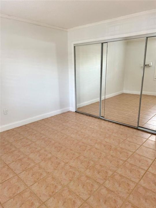 For Rent: $1,800 (2 beds, 1 baths, 884 Square Feet)