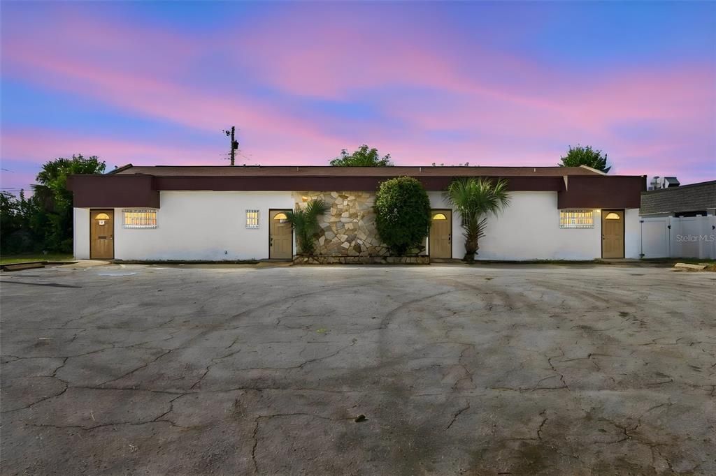 For Sale: $699,900 (0 beds, 0 baths, 2528 Square Feet)