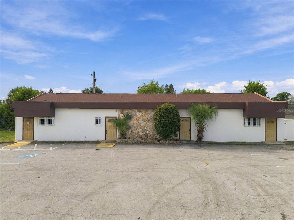 For Sale: $699,900 (0 beds, 0 baths, 2528 Square Feet)