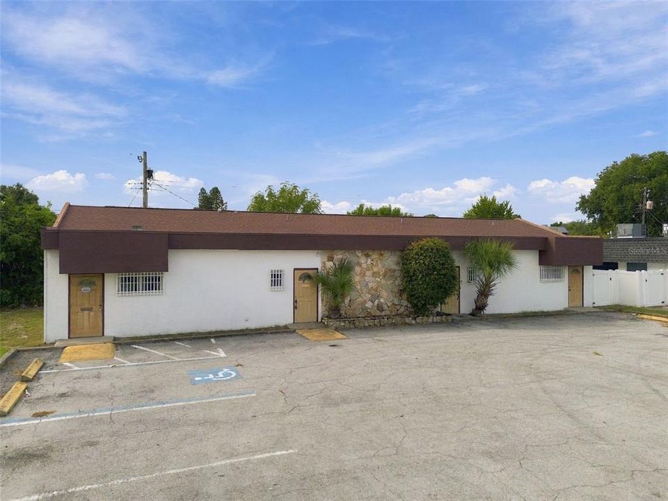 For Sale: $699,900 (0 beds, 0 baths, 2528 Square Feet)