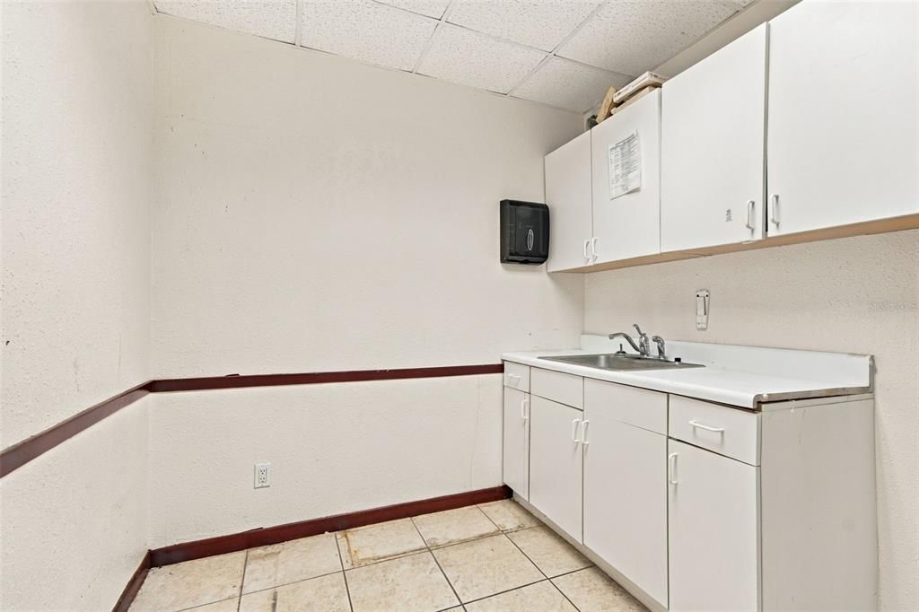 For Sale: $699,900 (0 beds, 0 baths, 2528 Square Feet)