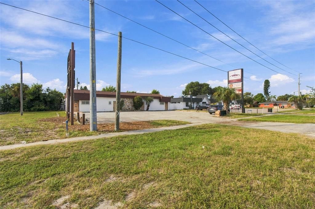 For Sale: $699,900 (0 beds, 0 baths, 2528 Square Feet)
