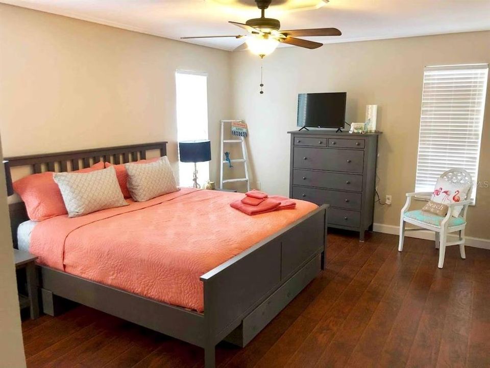 En Venta: $439,000 (3 camas, 2 baños, 1585 Pies cuadrados)