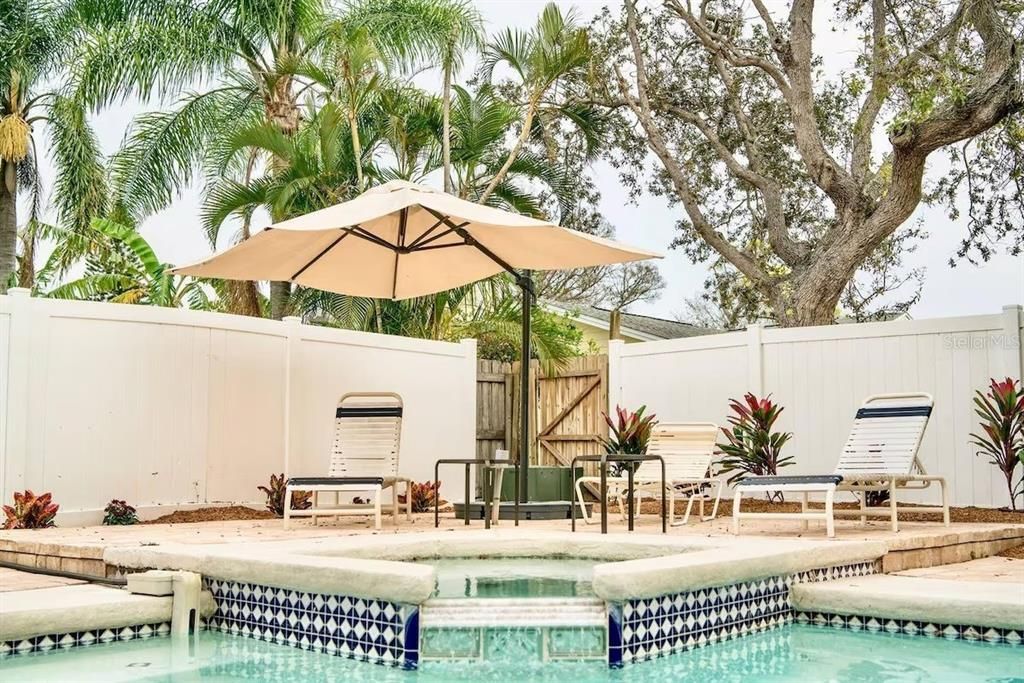 En Venta: $439,000 (3 camas, 2 baños, 1585 Pies cuadrados)