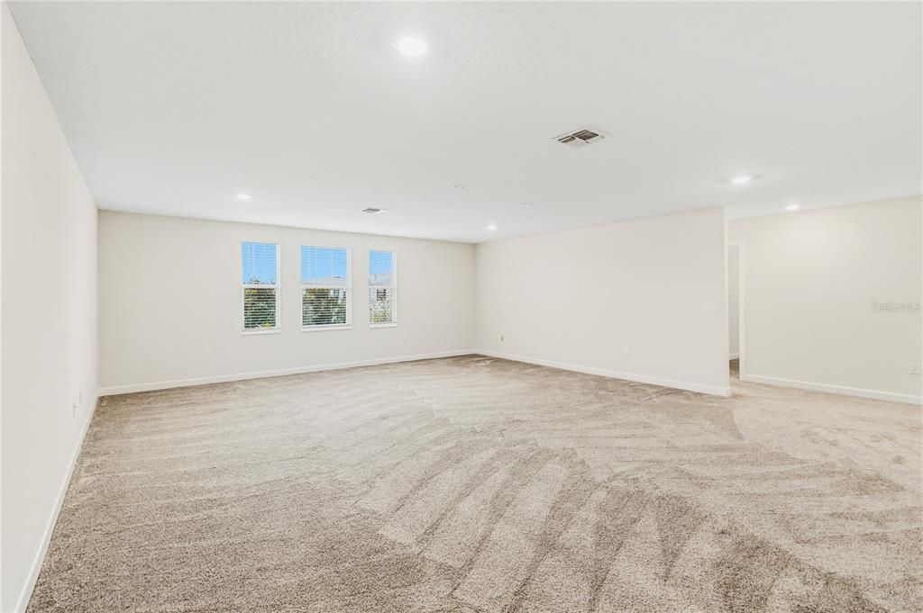 В аренду: $4,300 (5 спален, 3 ванн, 3956 Квадратных фут)