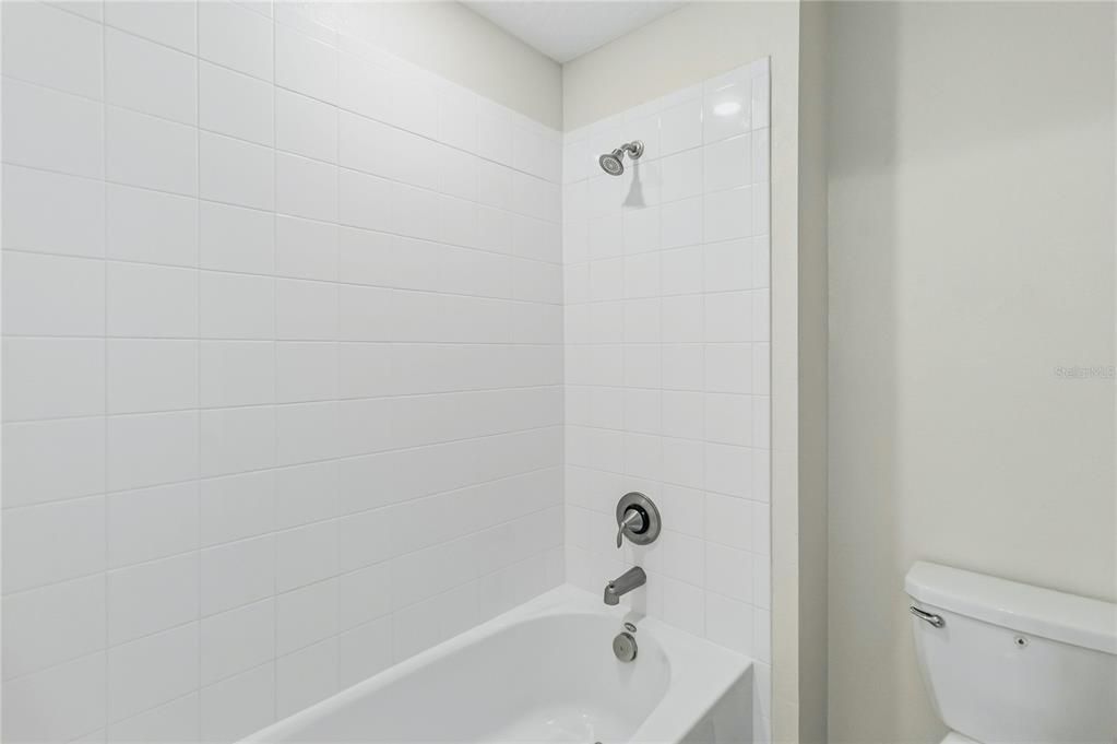 В аренду: $4,300 (5 спален, 3 ванн, 3956 Квадратных фут)