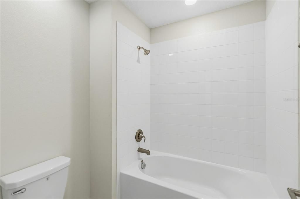 В аренду: $4,300 (5 спален, 3 ванн, 3956 Квадратных фут)