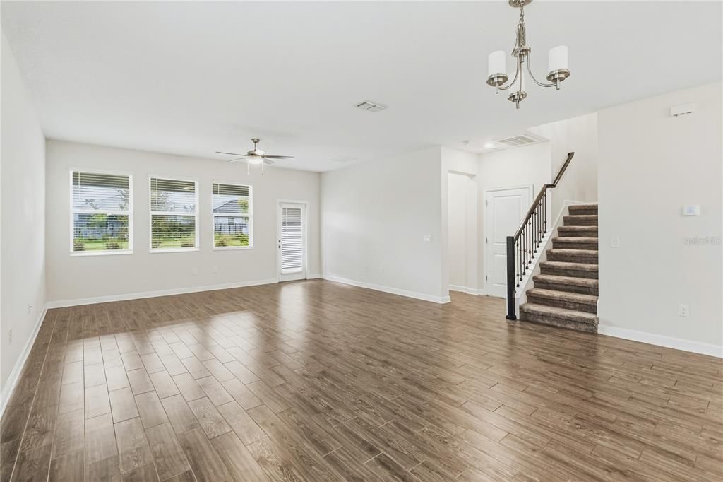 В аренду: $4,300 (5 спален, 3 ванн, 3956 Квадратных фут)