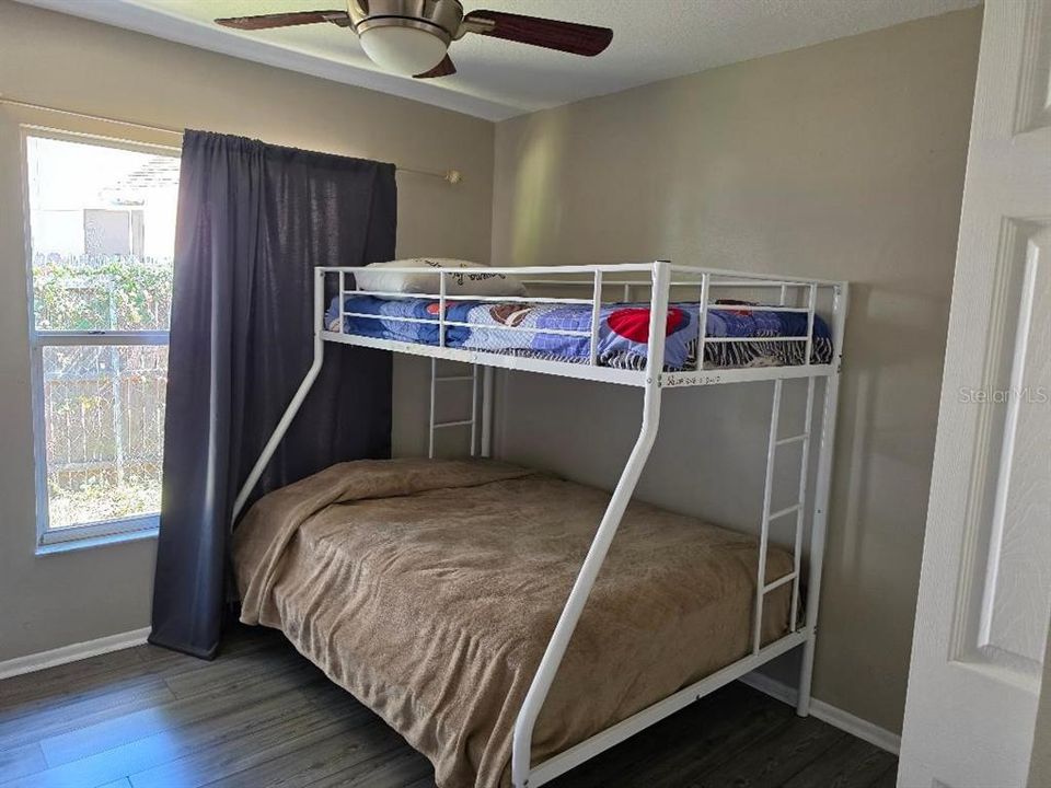 For Rent: $2,500 (4 beds, 2 baths, 1945 Square Feet)
