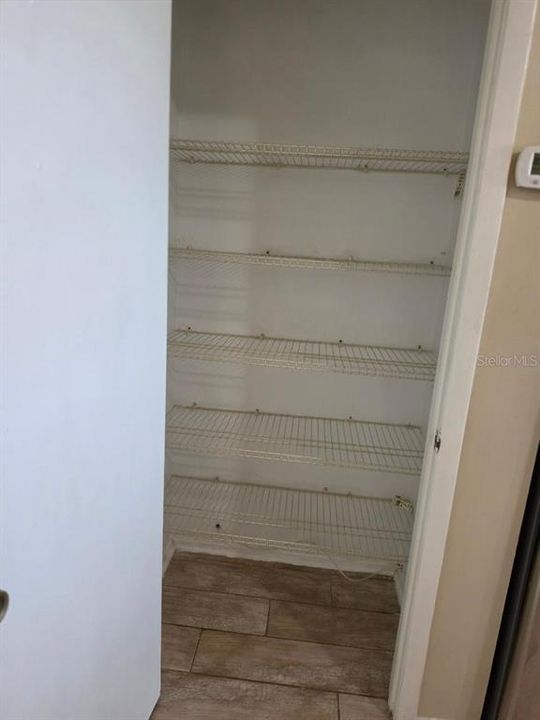 For Rent: $2,500 (4 beds, 2 baths, 1945 Square Feet)