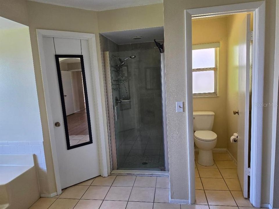 For Rent: $2,500 (4 beds, 2 baths, 1945 Square Feet)