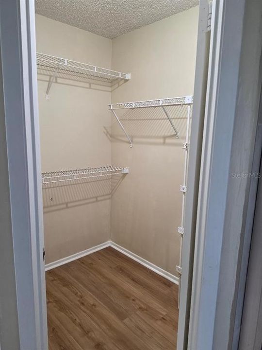 For Rent: $2,500 (4 beds, 2 baths, 1945 Square Feet)