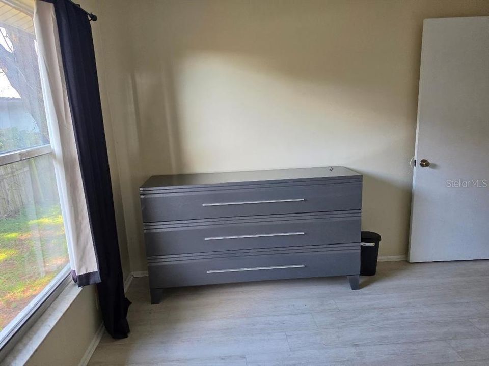 For Rent: $2,500 (4 beds, 2 baths, 1945 Square Feet)