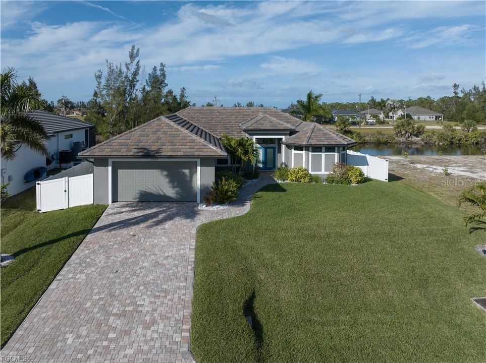 For Sale: $649,000 (3 beds, 2 baths, 1781 Square Feet)