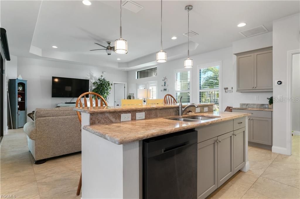For Sale: $649,000 (3 beds, 2 baths, 1781 Square Feet)