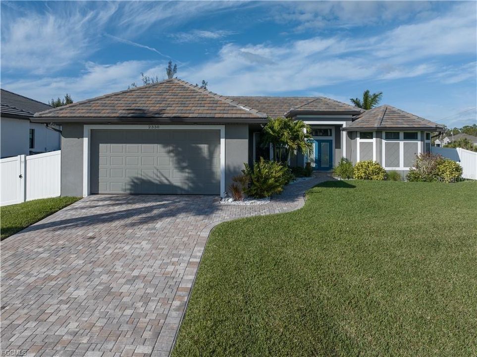 For Sale: $649,000 (3 beds, 2 baths, 1781 Square Feet)