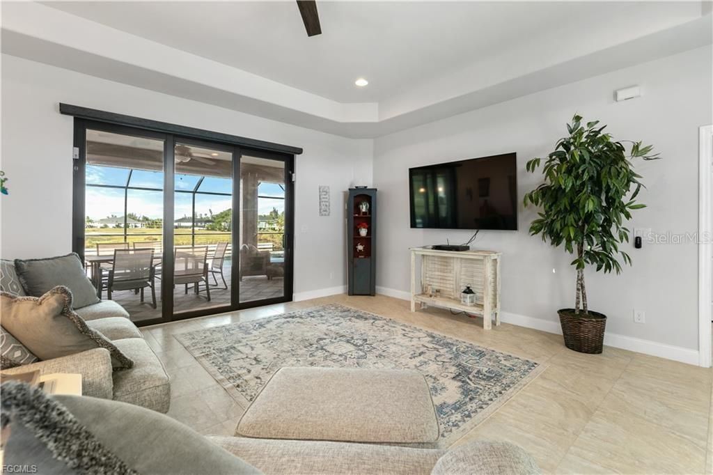 For Sale: $649,000 (3 beds, 2 baths, 1781 Square Feet)