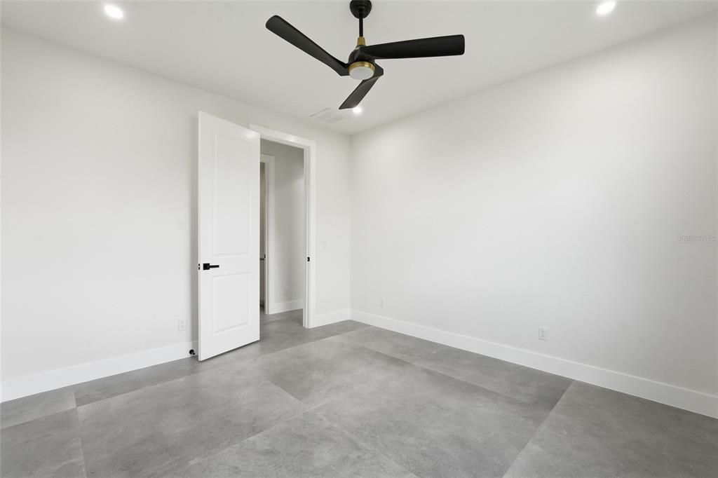 For Sale: $475,000 (3 beds, 2 baths, 2365 Square Feet)