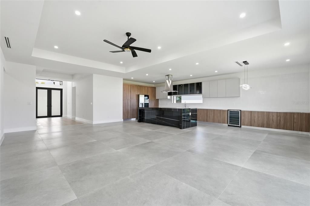For Sale: $475,000 (3 beds, 2 baths, 2365 Square Feet)