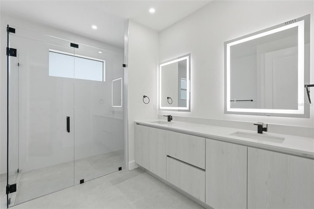 For Sale: $475,000 (3 beds, 2 baths, 2365 Square Feet)