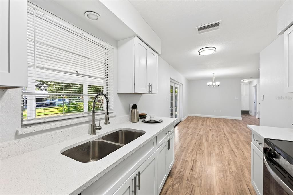 For Sale: $299,900 (3 beds, 2 baths, 1225 Square Feet)