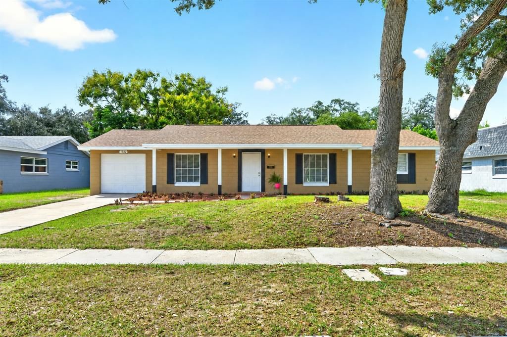 For Sale: $299,900 (3 beds, 2 baths, 1225 Square Feet)