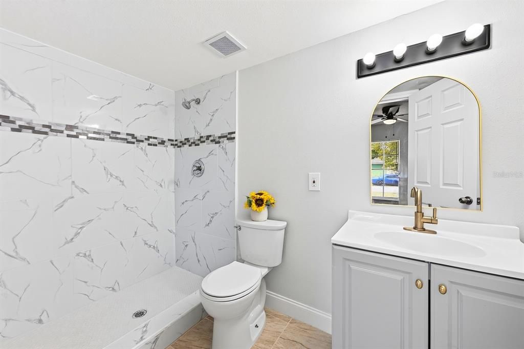 For Sale: $299,900 (3 beds, 2 baths, 1225 Square Feet)