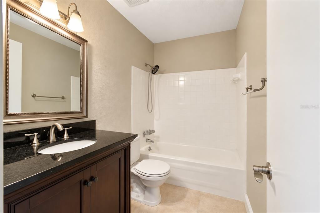 For Sale: $195,000 (2 beds, 1 baths, 1190 Square Feet)