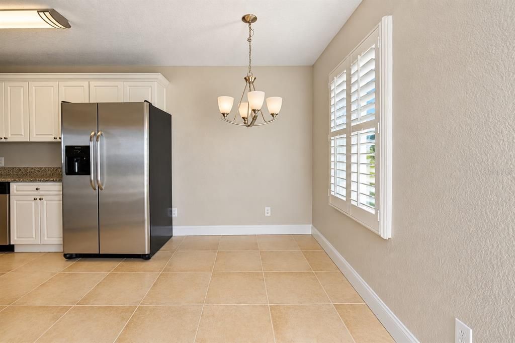 For Sale: $195,000 (2 beds, 1 baths, 1190 Square Feet)