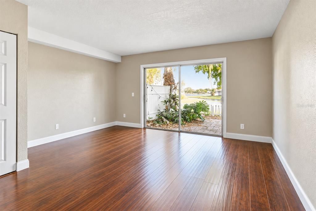 For Sale: $195,000 (2 beds, 1 baths, 1190 Square Feet)