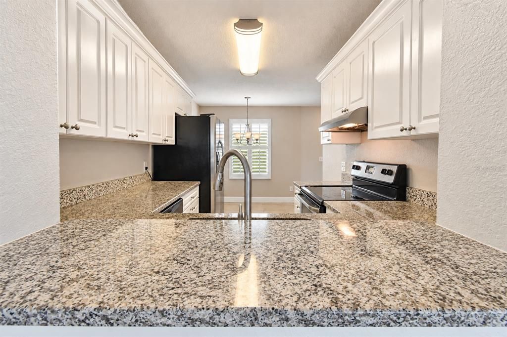 For Sale: $195,000 (2 beds, 1 baths, 1190 Square Feet)