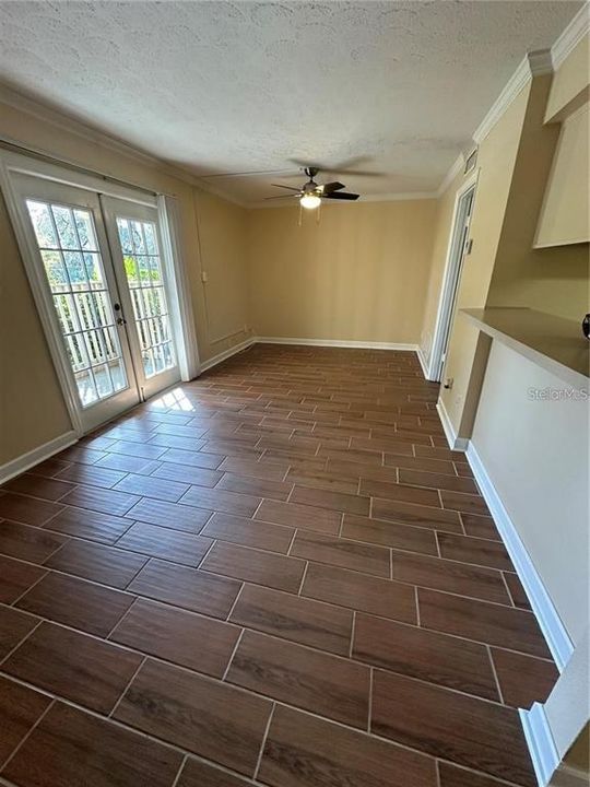 For Rent: $1,100 (1 beds, 1 baths, 420 Square Feet)