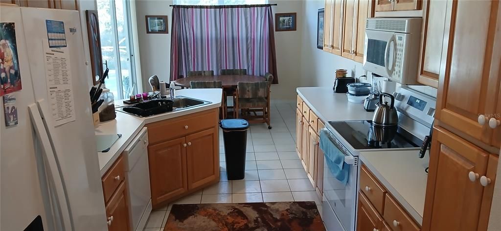 На продажу: $325,000 (3 спален, 2 ванн, 1832 Квадратных фут)