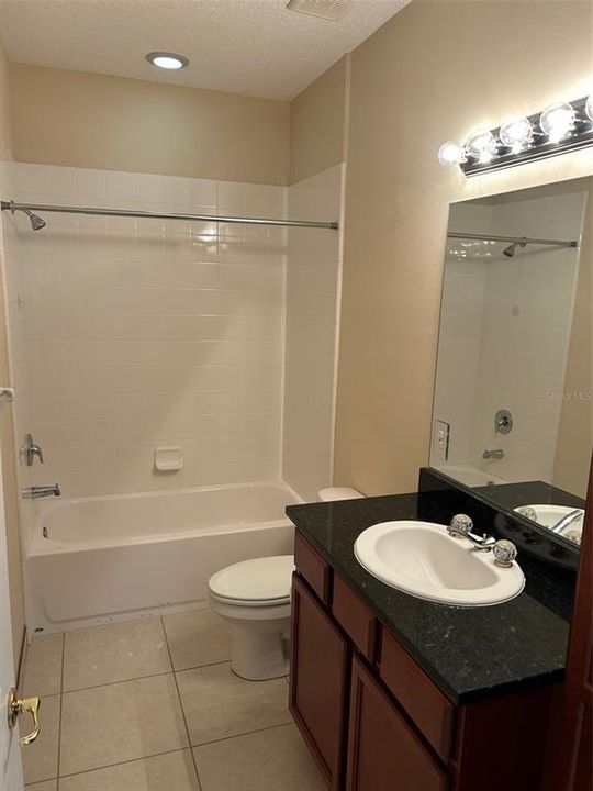 В аренду: $2,400 (3 спален, 3 ванн, 1195 Квадратных фут)
